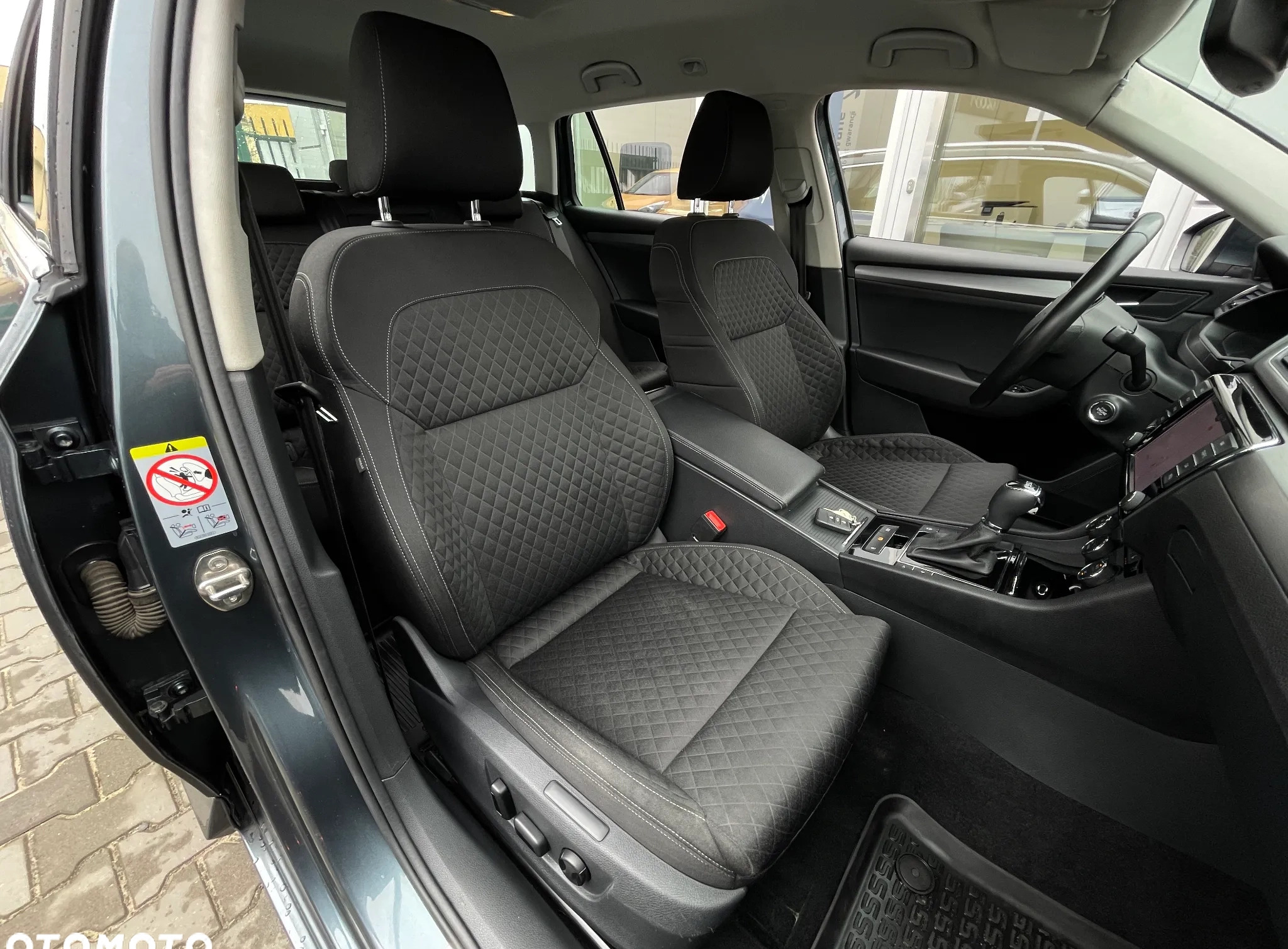 Skoda Superb cena 75900 przebieg: 185000, rok produkcji 2017 z Bydgoszcz małe 667